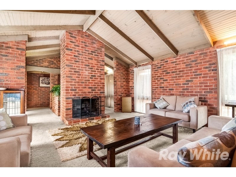 18 Darlington Avenue, Wheelers Hill VIC 3150