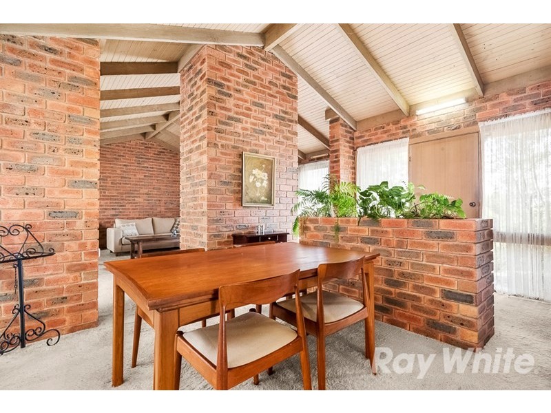 18 Darlington Avenue, Wheelers Hill VIC 3150