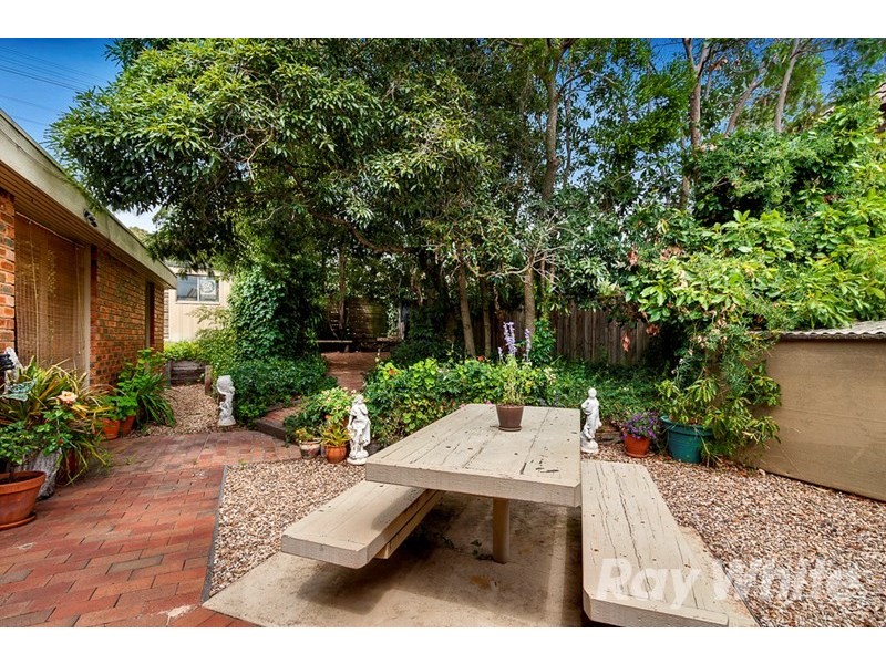 18 Darlington Avenue, Wheelers Hill VIC 3150