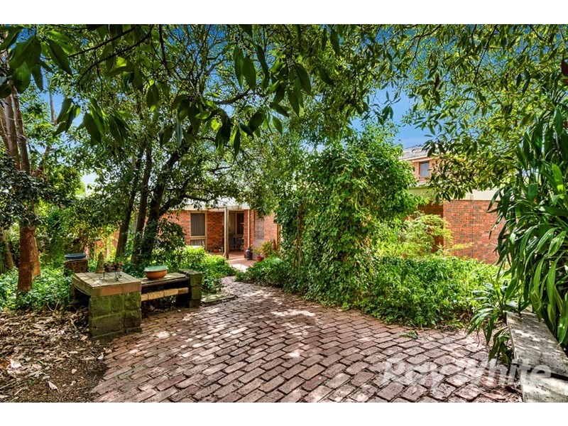 18 Darlington Avenue, Wheelers Hill VIC 3150