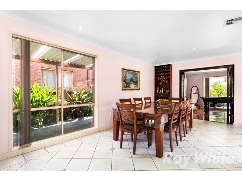 36 Elmwood Crescent, Glen Waverley VIC 3150