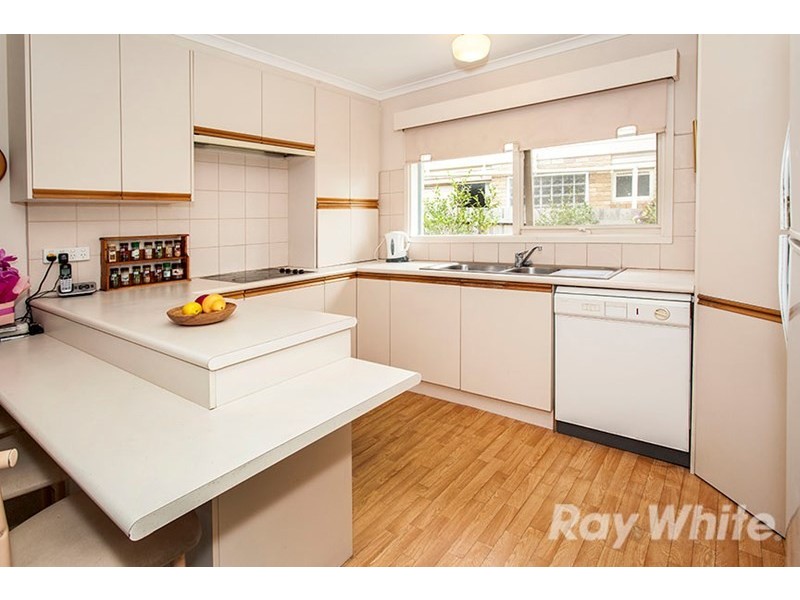 6 Knights Drive, Glen Waverley VIC 3150