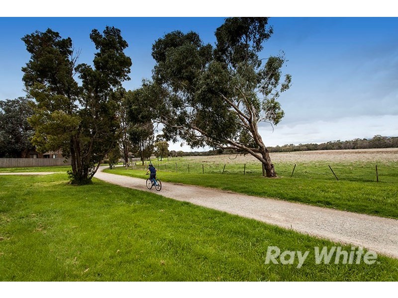 6 Knights Drive, Glen Waverley VIC 3150