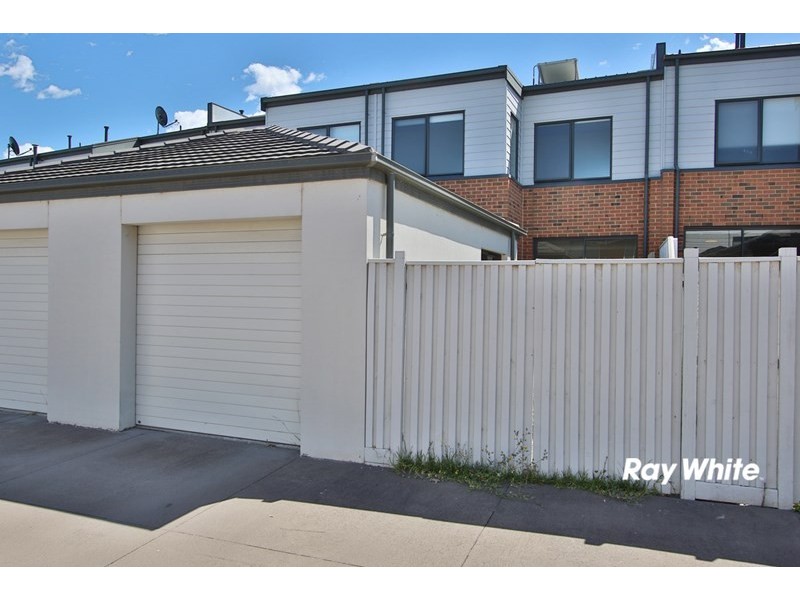 93 Waverley Park Drive, Mulgrave VIC 3170