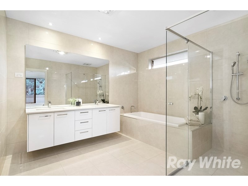 4 Arianne Road, Glen Waverley VIC 3150