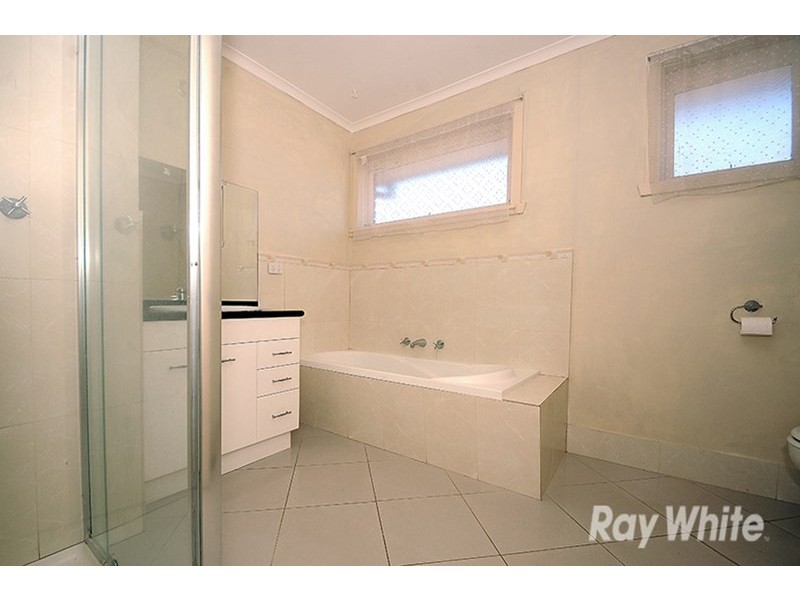 16 Entally Drive, Wheelers Hill VIC 3150