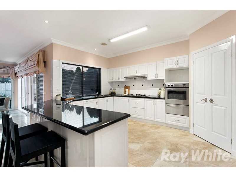 109 Herriotts Boulevard, Glen Waverley VIC 3150