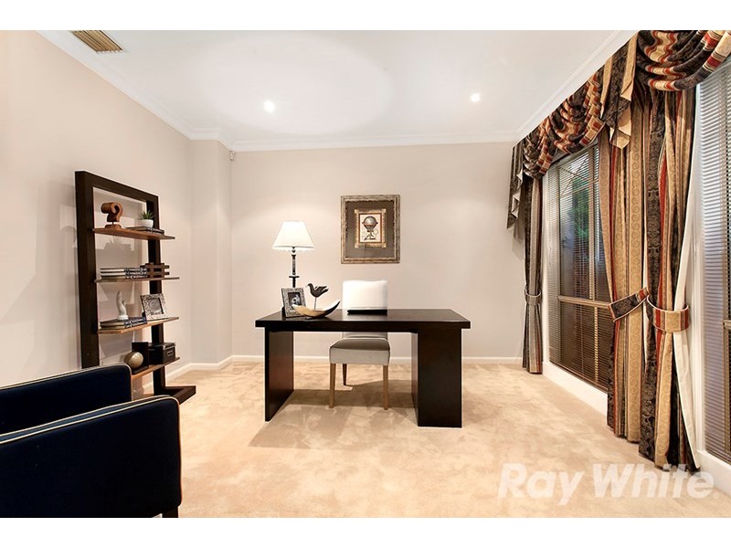 109 Herriotts Boulevard, Glen Waverley VIC 3150