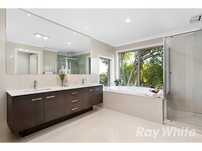 5 Randall Court, Mount Waverley VIC 3149