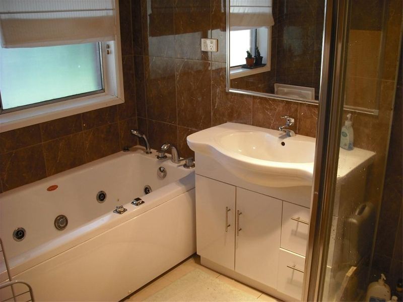 2 Caribou Court, Wheelers Hill VIC 3150