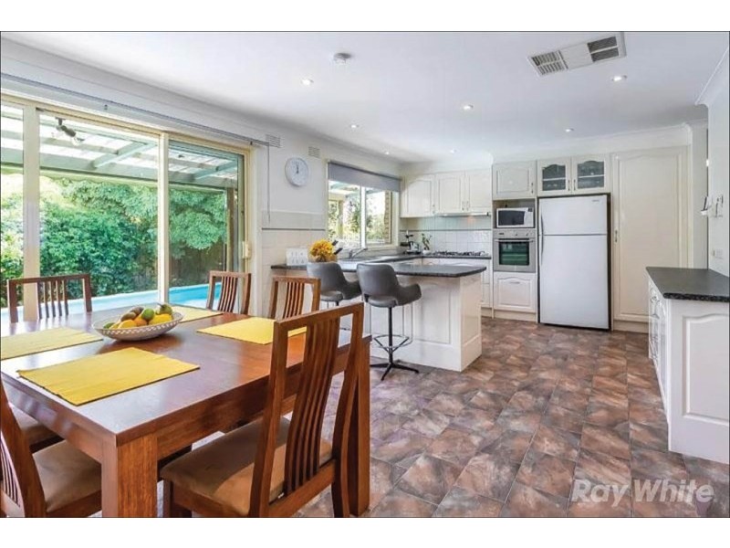 6 Greenwich Court, Glen Waverley VIC 3150
