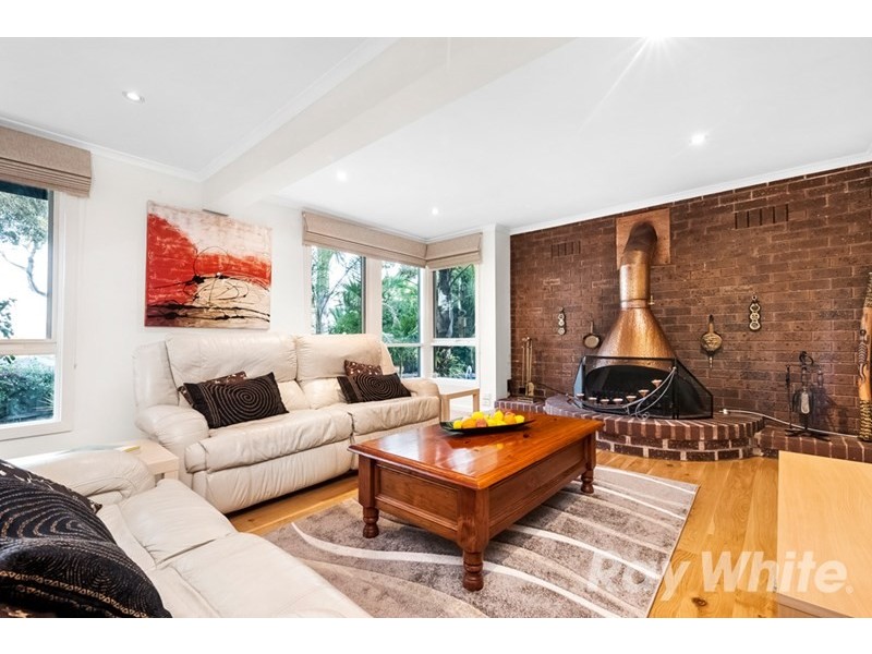 5 Eaton Place, Wheelers Hill VIC 3150