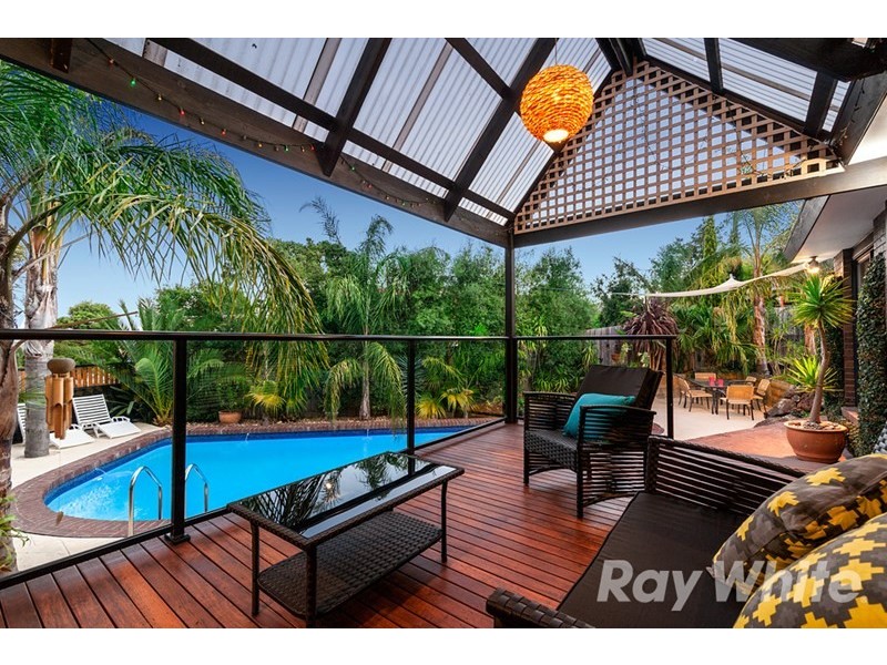 5 Eaton Place, Wheelers Hill VIC 3150