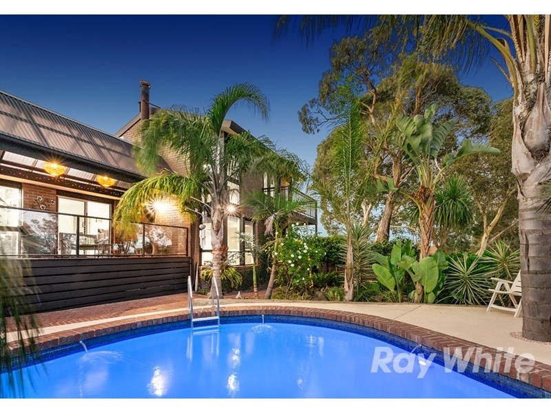 5 Eaton Place, Wheelers Hill VIC 3150