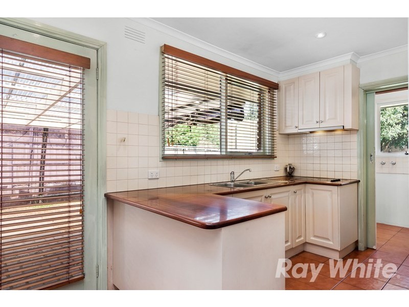 195 Brandon Park Drive, Wheelers Hill VIC 3150
