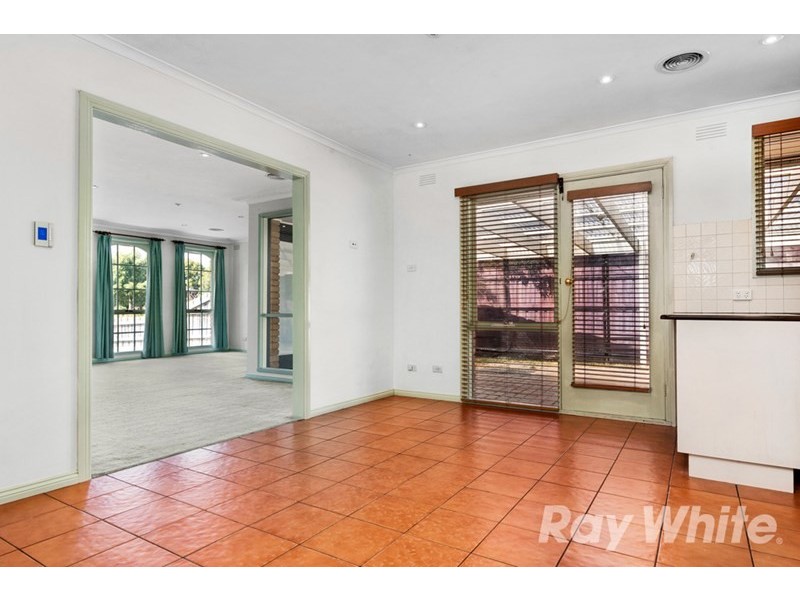 195 Brandon Park Drive, Wheelers Hill VIC 3150