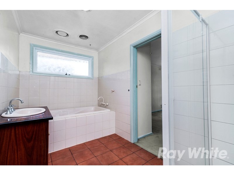 195 Brandon Park Drive, Wheelers Hill VIC 3150
