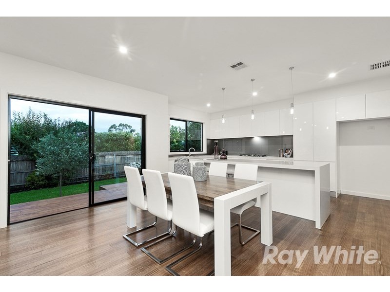 8 Sunrise Drive, Mulgrave VIC 3170