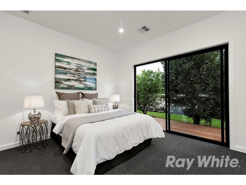 8 Sunrise Drive, Mulgrave VIC 3170