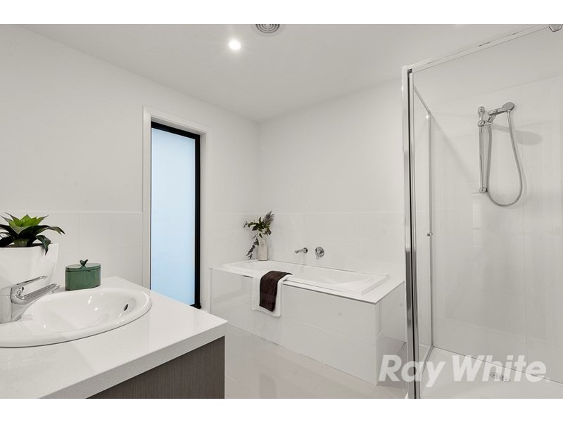 8 Sunrise Drive, Mulgrave VIC 3170