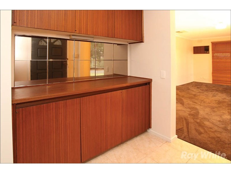 9 Taunton Crescent, Scoresby VIC 3179