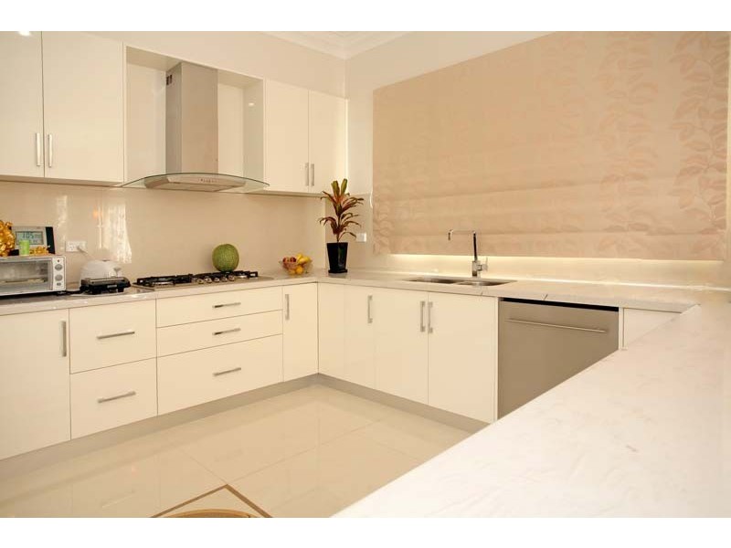 15 Clifford Street, Glen Waverley VIC 3150