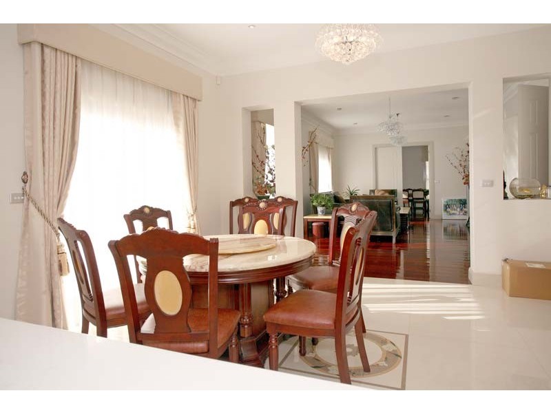 15 Clifford Street, Glen Waverley VIC 3150