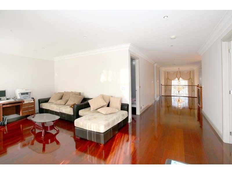 15 Clifford Street, Glen Waverley VIC 3150