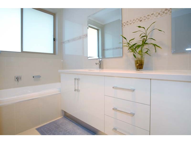 15 Clifford Street, Glen Waverley VIC 3150