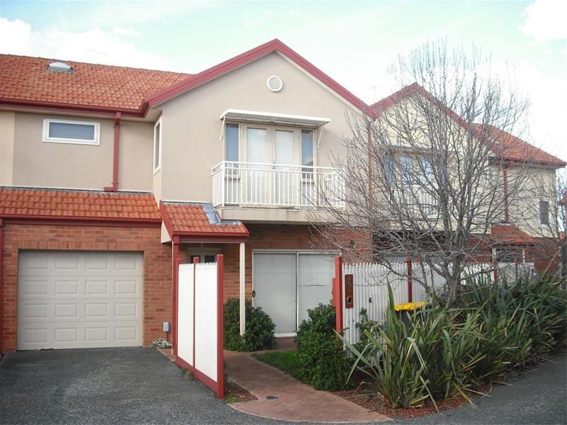 11/1 McKelvie Court, Glen Waverley VIC 3150