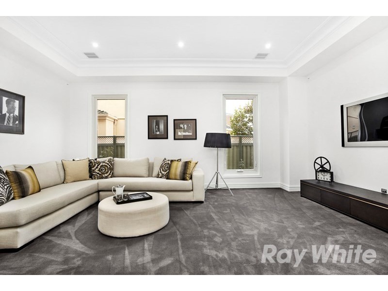 21 Avondale Grove, Mount Waverley VIC 3149