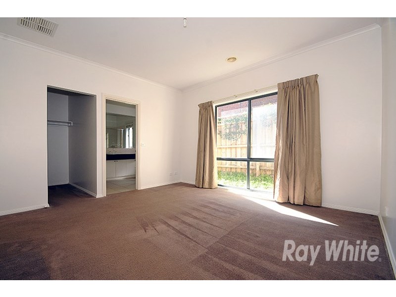 30 Golden Grove Drive, Narre Warren South VIC 3805