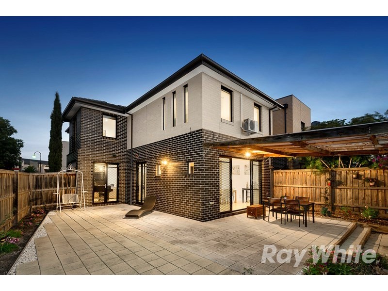23 Crimson Grove, Clayton South VIC 3169