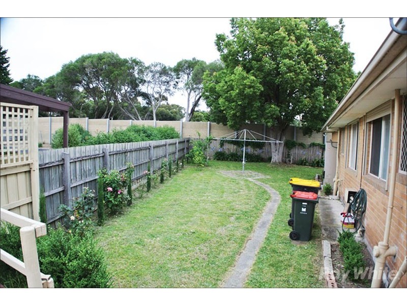 211 Brandon Park Drive, Wheelers Hill VIC 3150