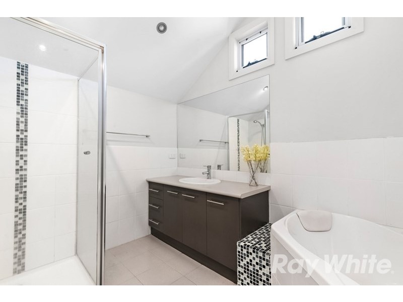 1/6 Monterey Avenue, Glen Waverley VIC 3150