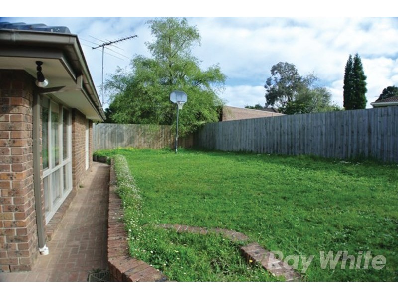 13 Tasman Close, Wantirna South VIC 3152