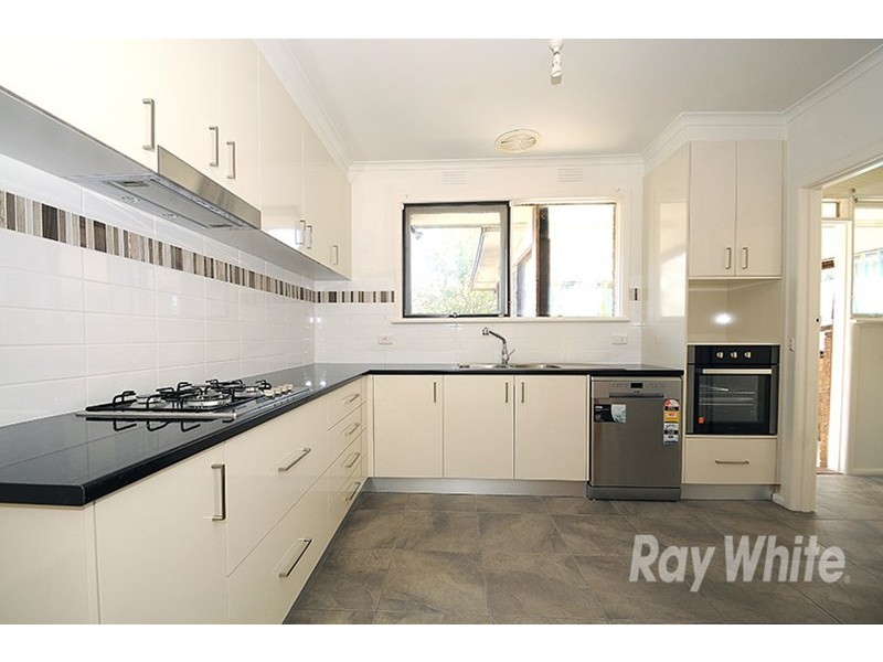 82 Whites Lane, Glen Waverley VIC 3150