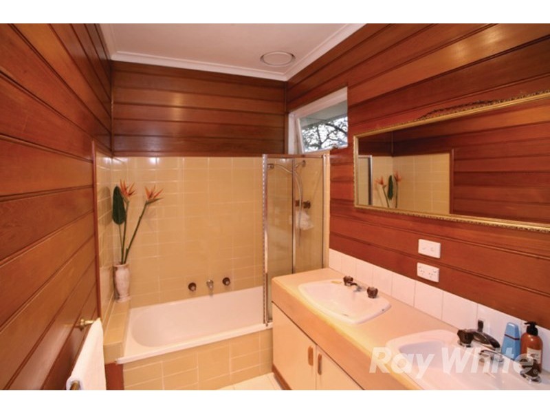 16 Carson Street, Mulgrave VIC 3170