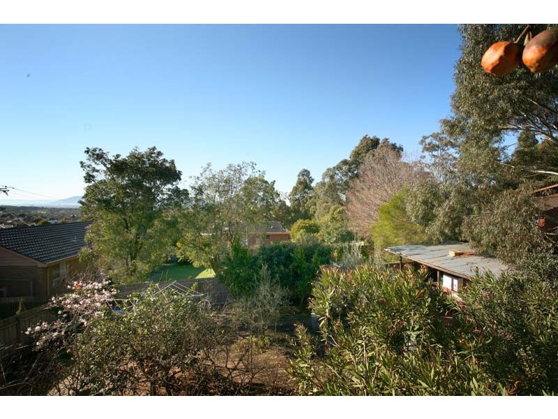 322 Gallaghers Road, Glen Waverley VIC 3150