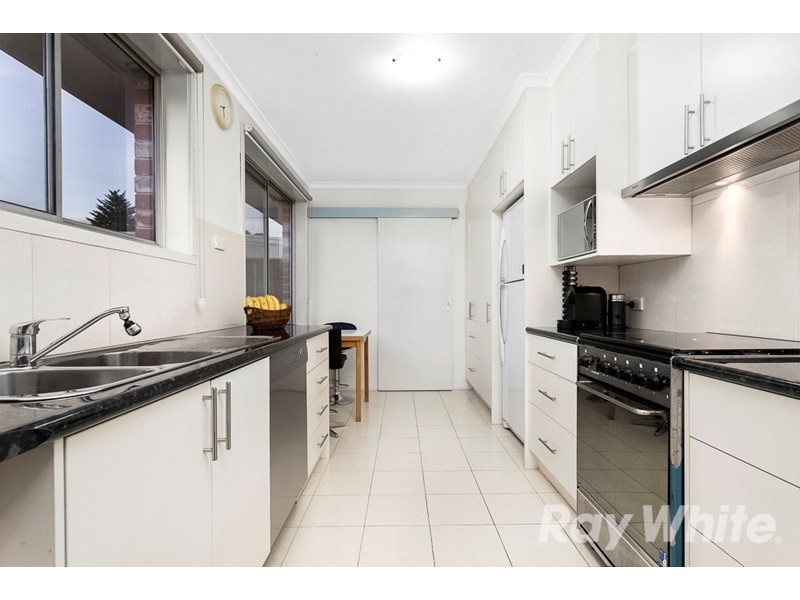 73 Tiverton Drive, Mulgrave VIC 3170