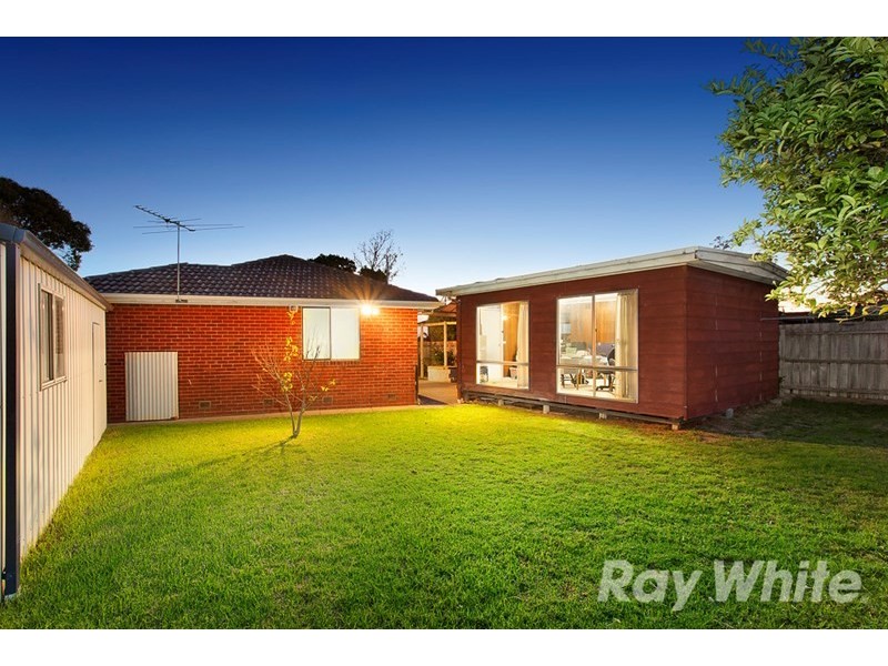 73 Tiverton Drive, Mulgrave VIC 3170