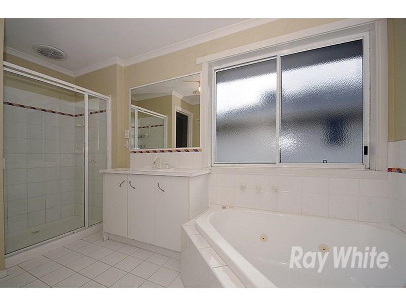 23 Mosman Close, Wantirna South VIC 3152