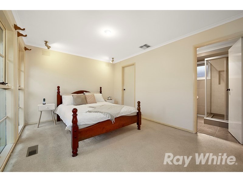 135 Capital Avenue, Glen Waverley VIC 3150
