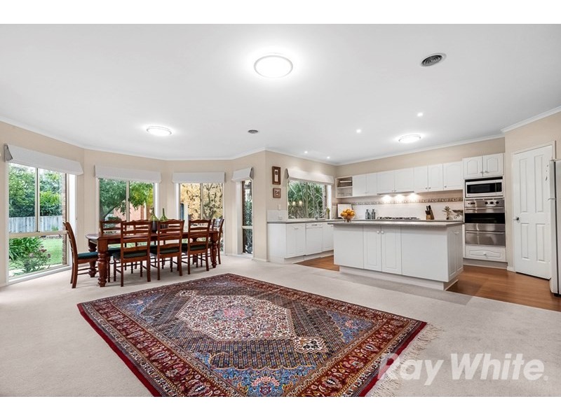 15 Avondale Grove, Mount Waverley VIC 3149