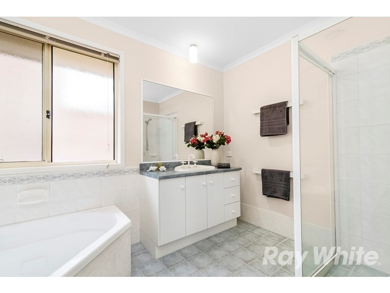 15 Avondale Grove, Mount Waverley VIC 3149