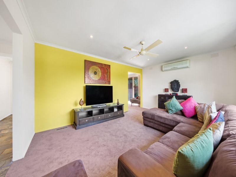 42 Denver Crescent, Rowville VIC 3178
