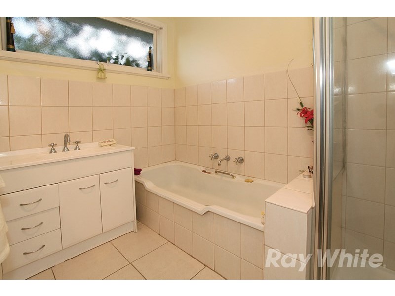 6 Camino Court, Glen Waverley VIC 3150