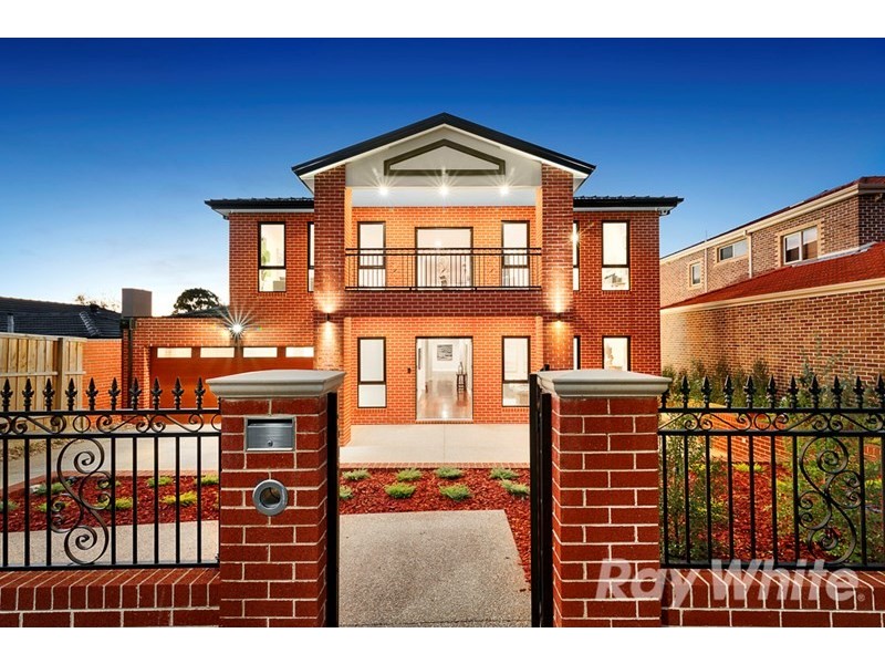 18 Ingleside Crescent, Glen Waverley VIC 3150