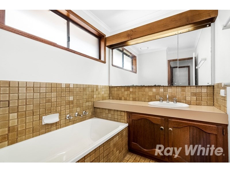 64 Mannering Drive, Glen Waverley VIC 3150