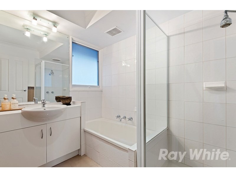 4 Harlingford Court, Wheelers Hill VIC 3150